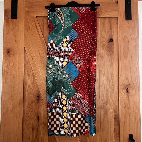 Urban Outfitters Patchwork Print Midi Skirt with slit, like new, size XS, silk - Picture 3 of 8